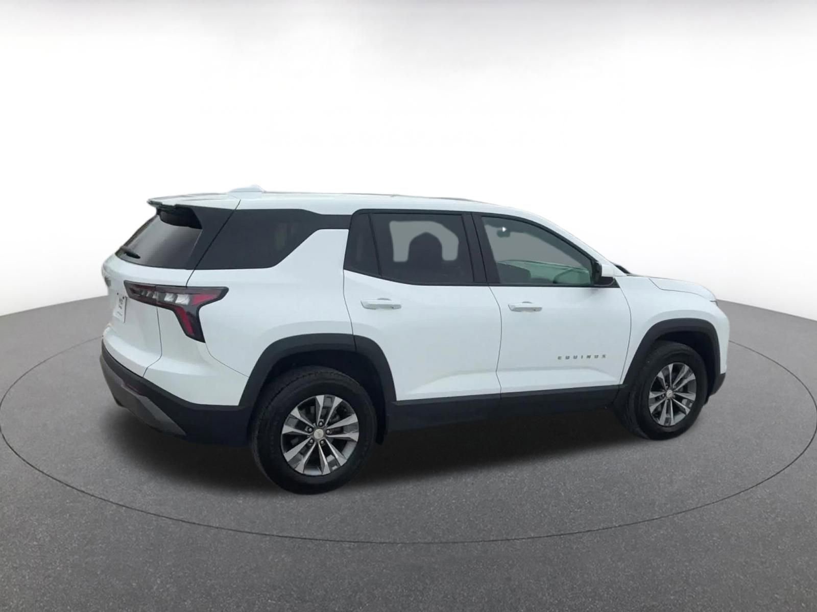 Used 2025 Chevrolet Equinox LT FWD image 15