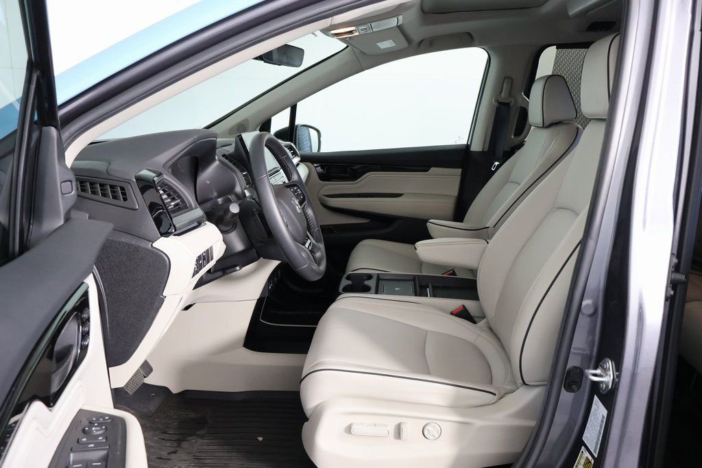 Used 2025 Honda Odyssey Touring image 8
