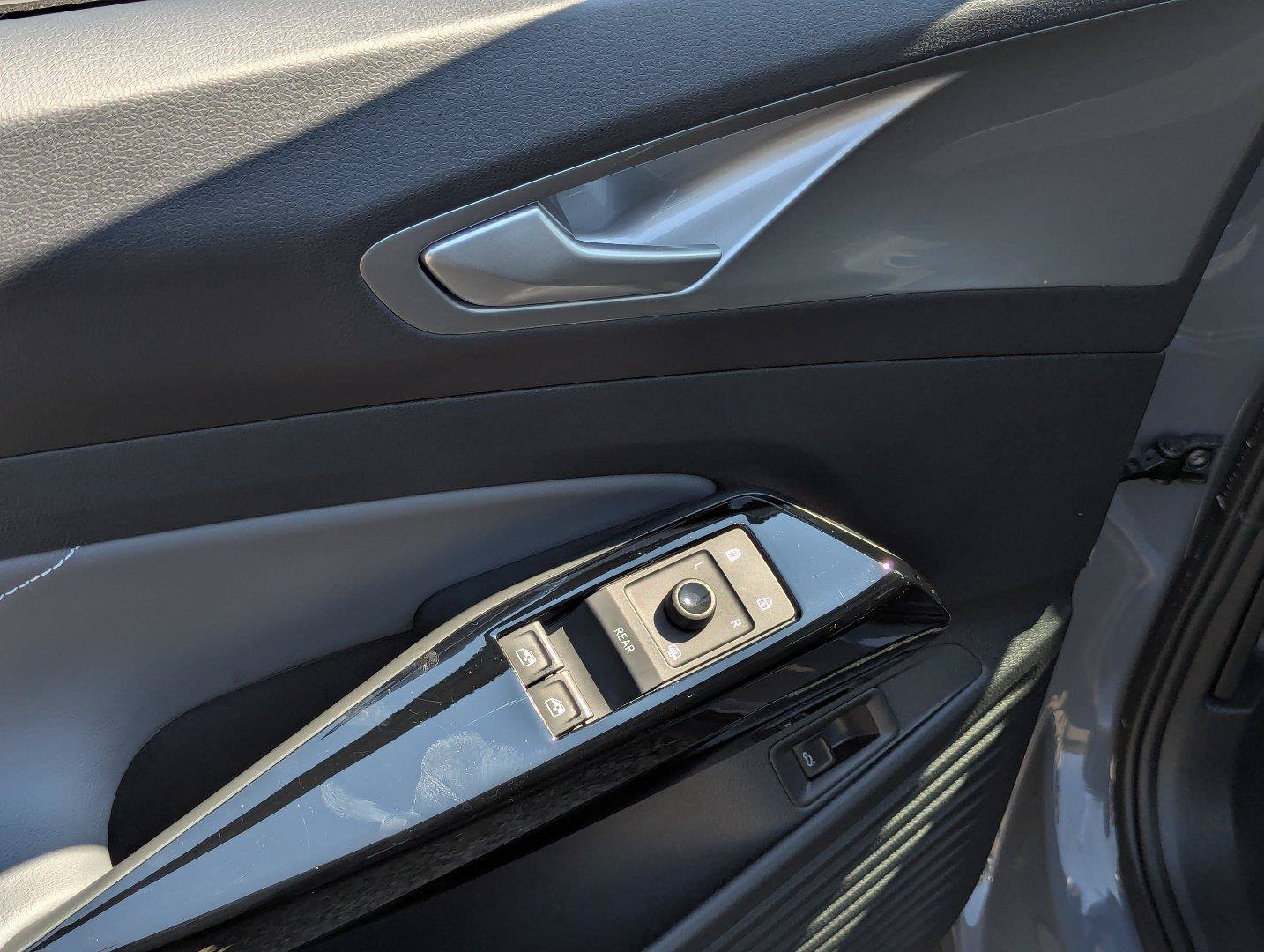 Certified 2023 Volkswagen ID.4 Pro S RWD image 11