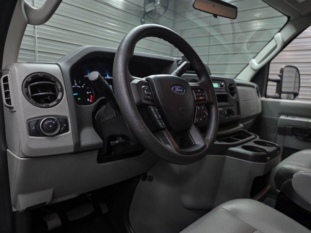 Used 2021 Ford E-450 and Econoline 450 Super Duty w/ Power Windows & Locks Group RWD image 14