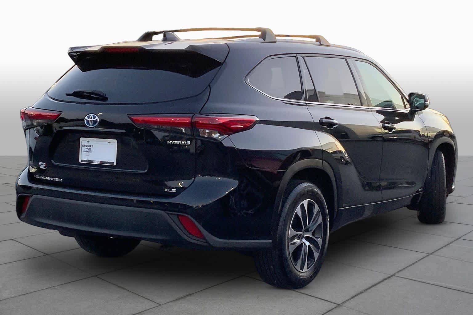 Used 2022 Toyota Highlander XLE AWD/4WD image 13
