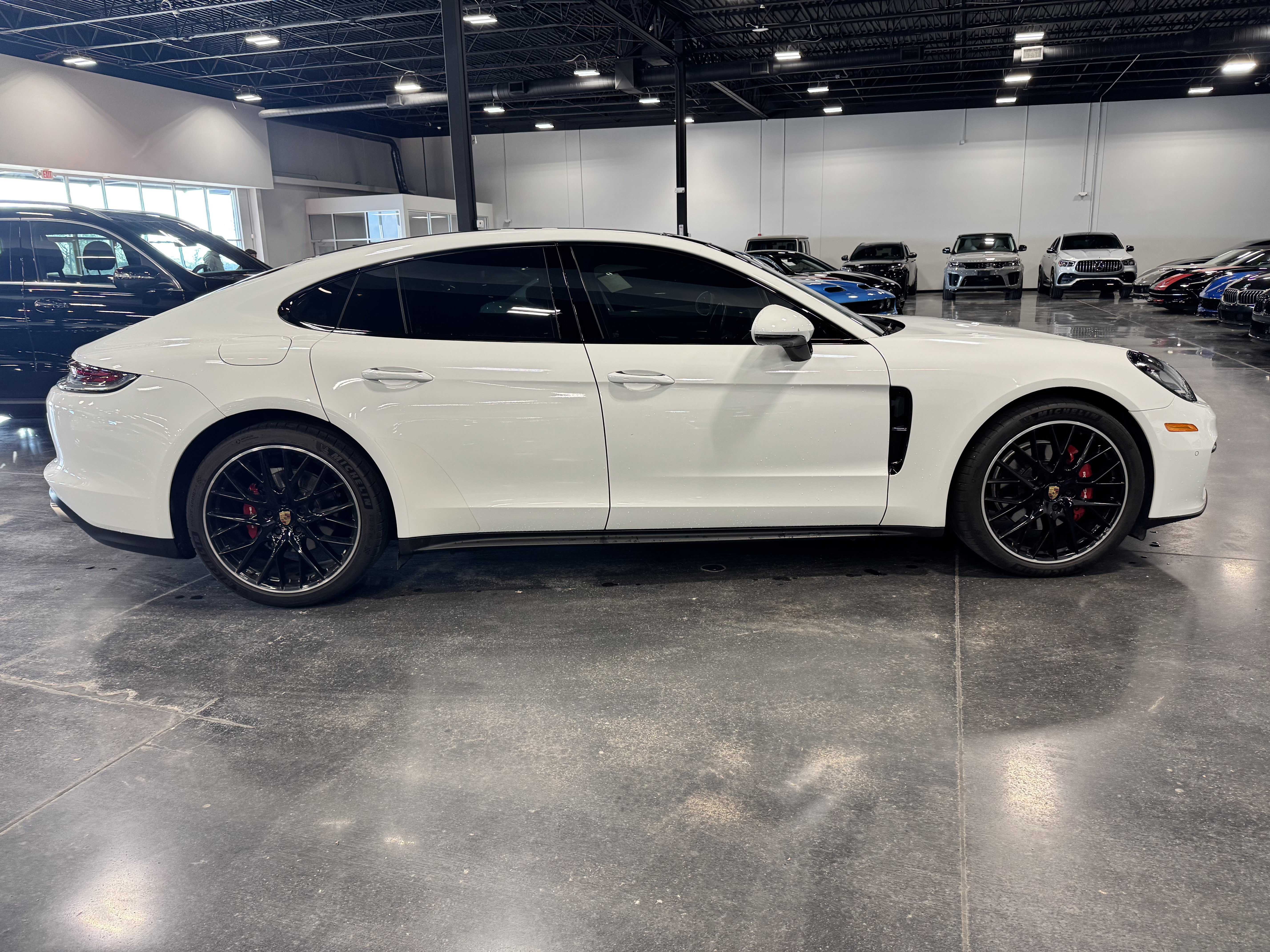 Used 2022 Porsche Panamera 4 image 18