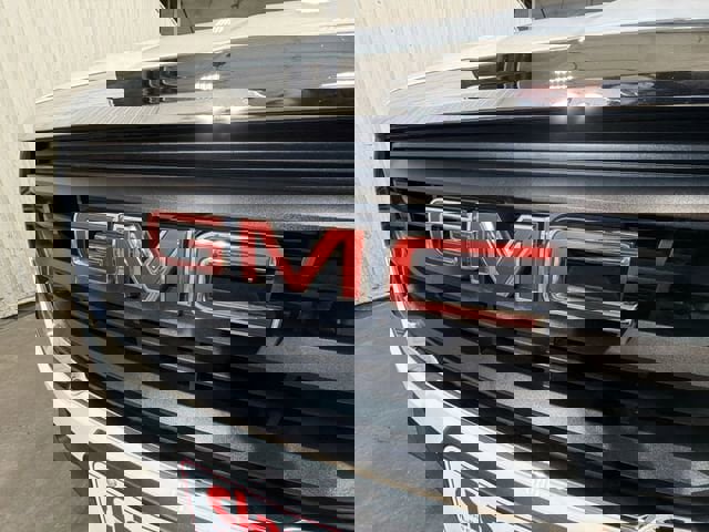 Used 2023 GMC Terrain SLE w/ Driver Convenience Package image 22