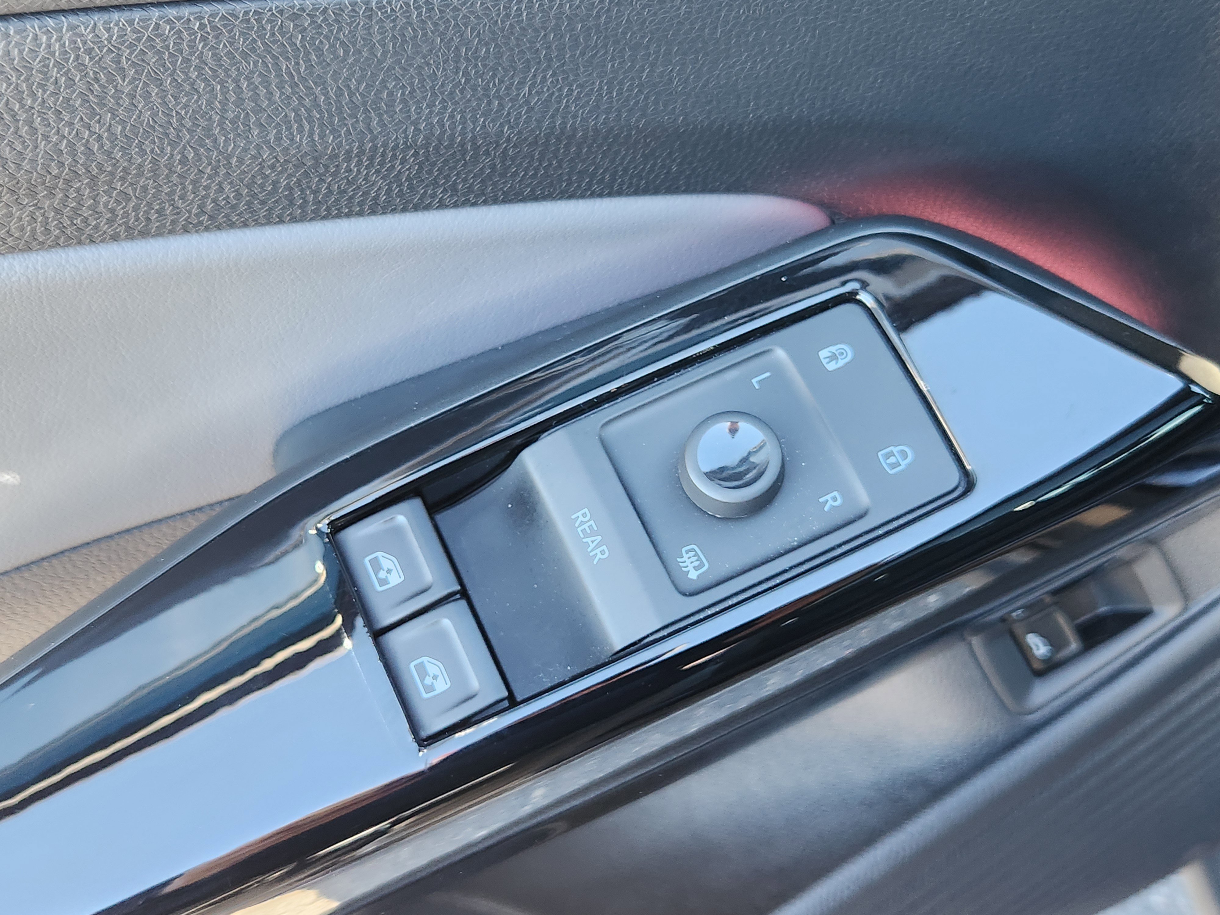 Certified 2023 Volkswagen ID.4 Pro S image 15