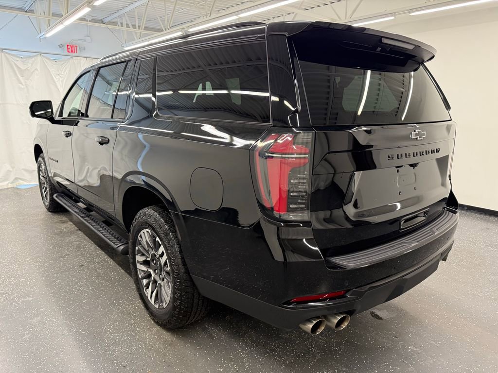 Used 2025 Chevrolet Suburban Z71 image 3