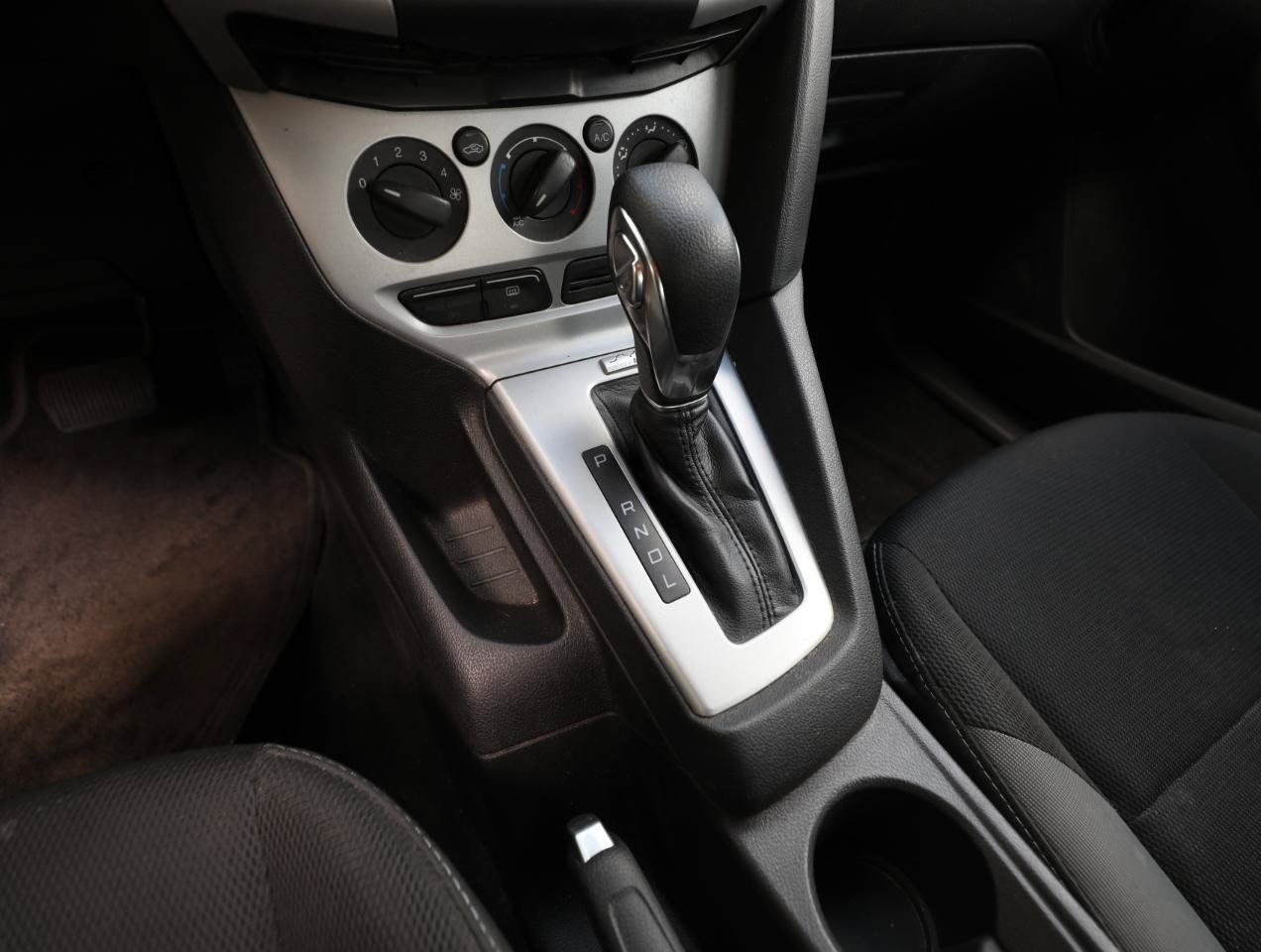Used 2014 Ford Focus SE FWD image 16