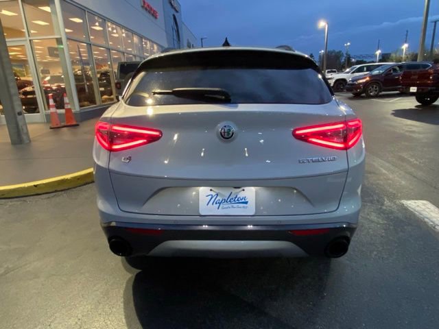 Used 2024 Alfa Romeo Stelvio Ti image 8