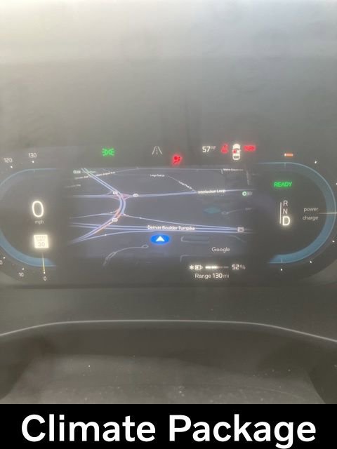 Used 2023 Volvo XC40 Recharge Plus image 5