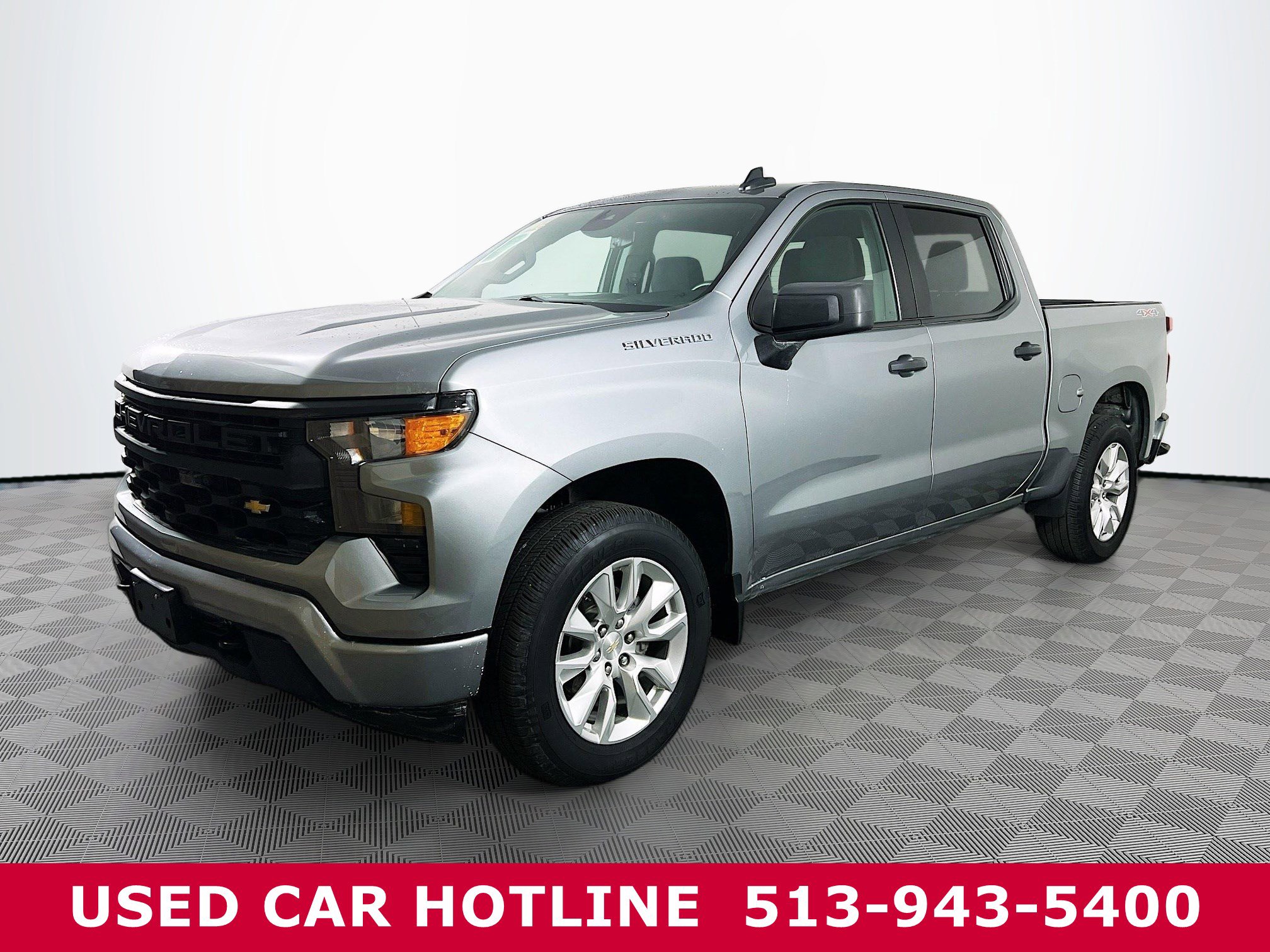 Used 2023 Chevrolet Silverado 1500 Custom image 2