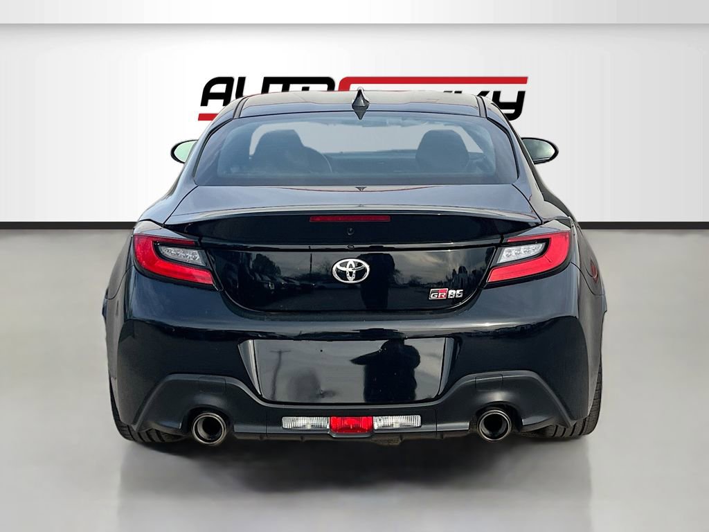 Used 2025 Toyota GR86 w/ ALL Weather Mat Package (TMS) RWD image 6