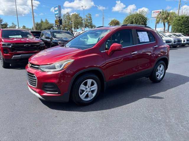 Used 2018 Chevrolet Trax LT w/ Driver Confidence Package FWD image 3