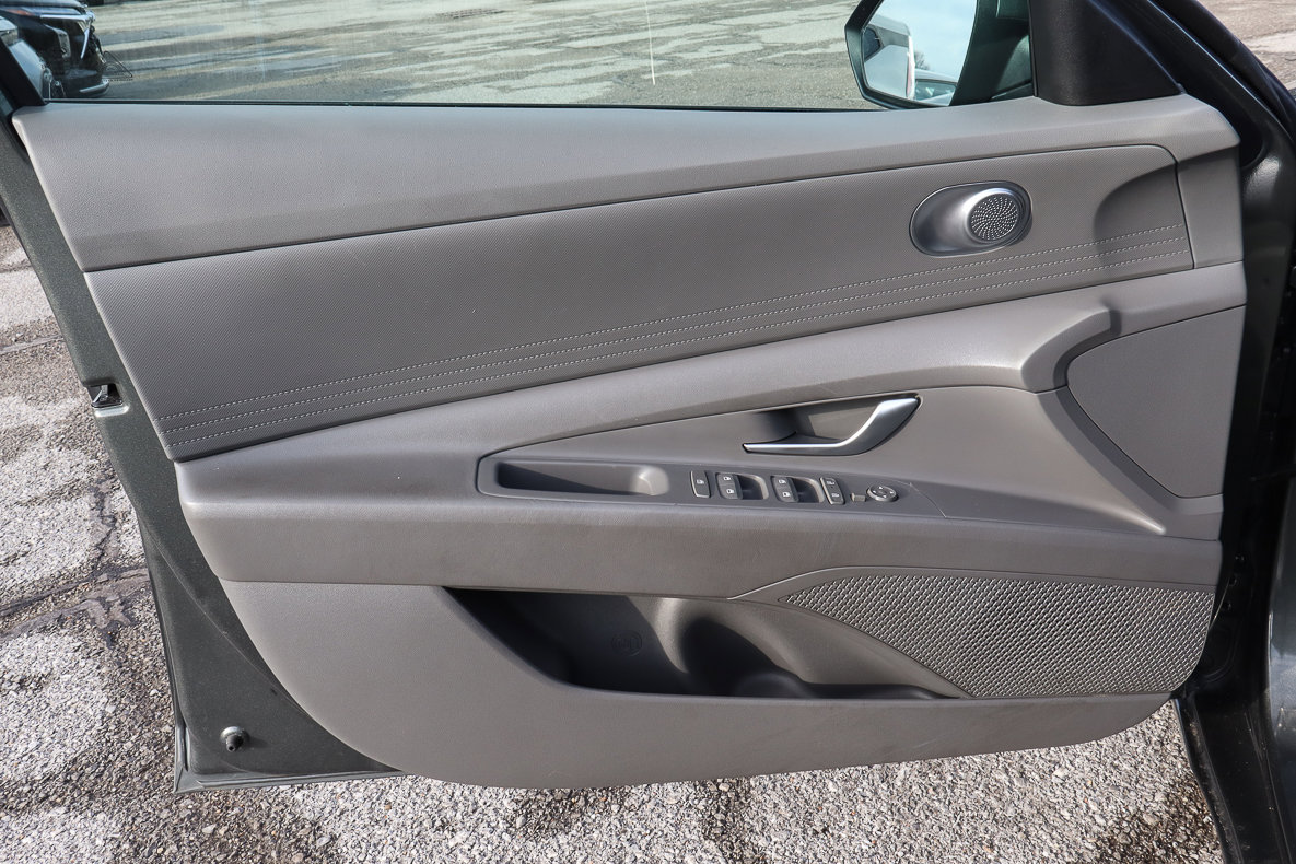 Used 2024 Hyundai Elantra SEL FWD image 13