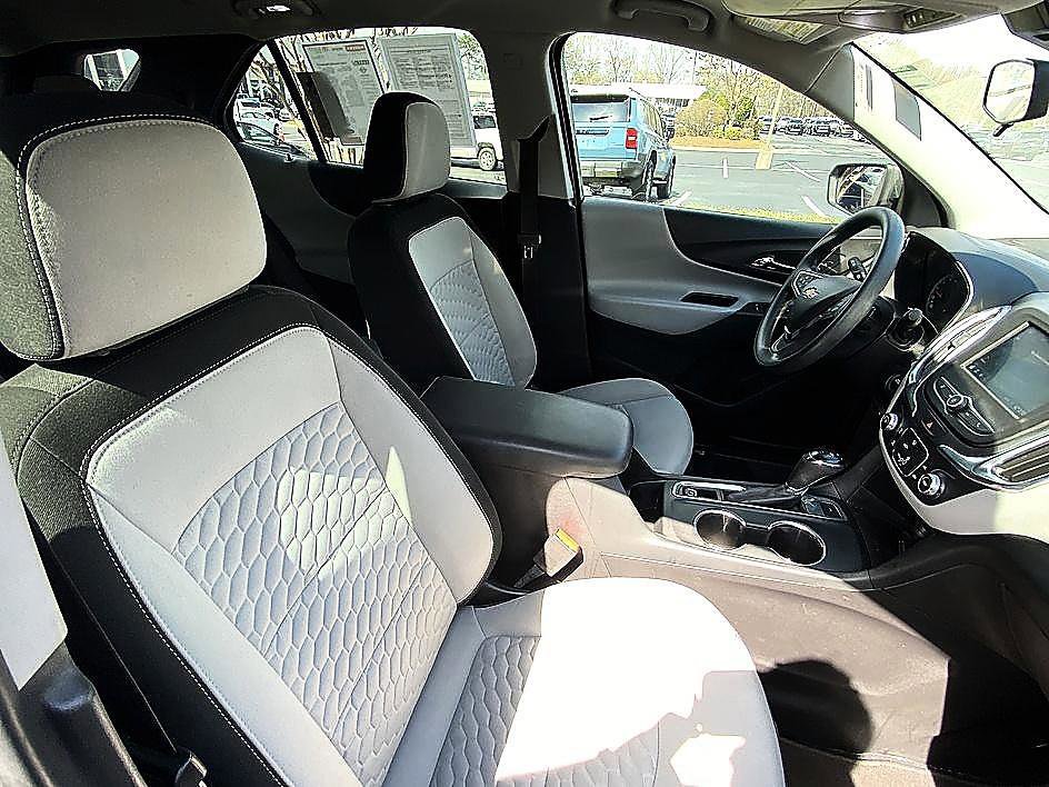 Used 2020 Chevrolet Equinox LS image 17