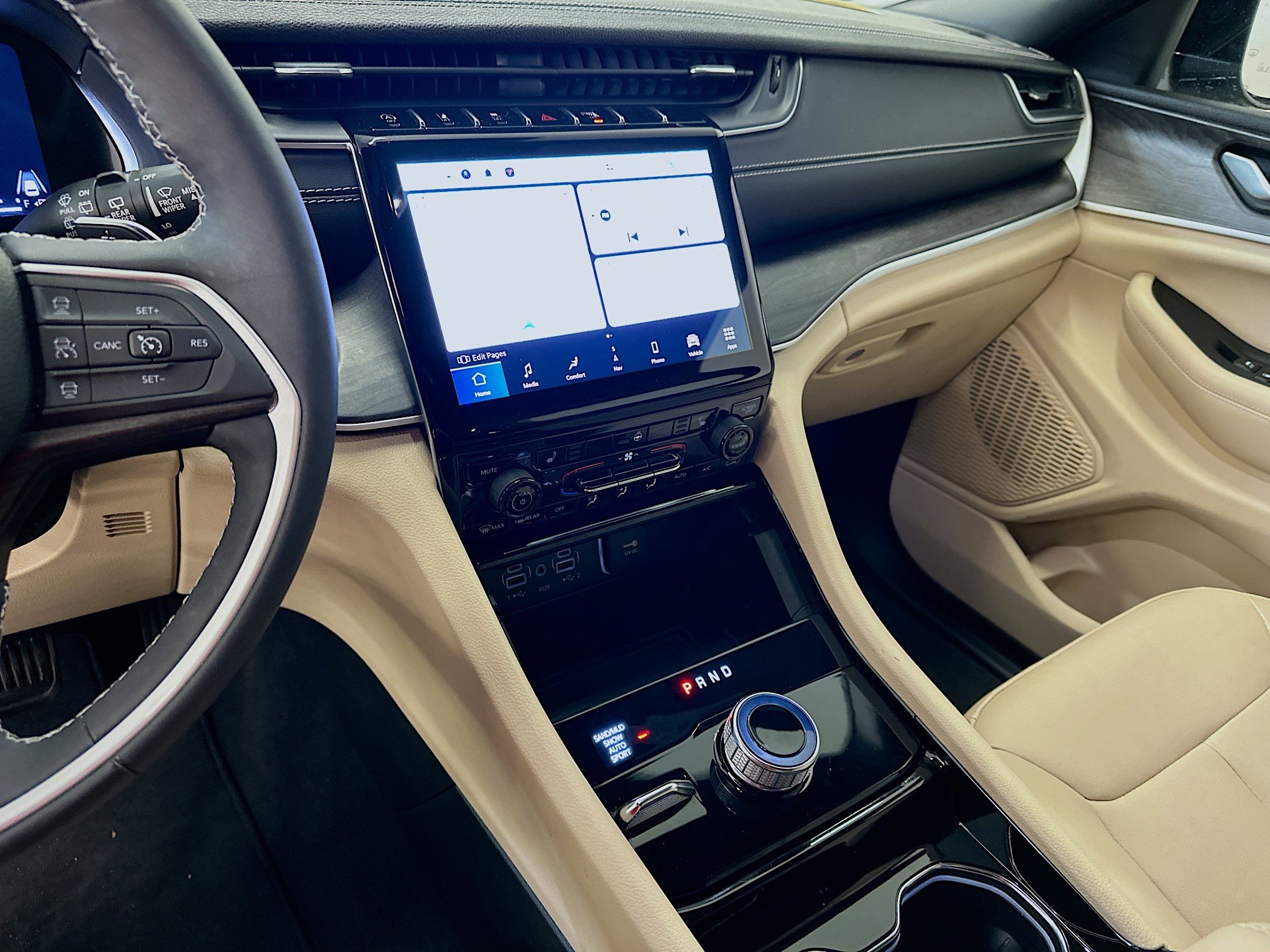 Used 2023 Jeep Grand Cherokee L Limited image 26