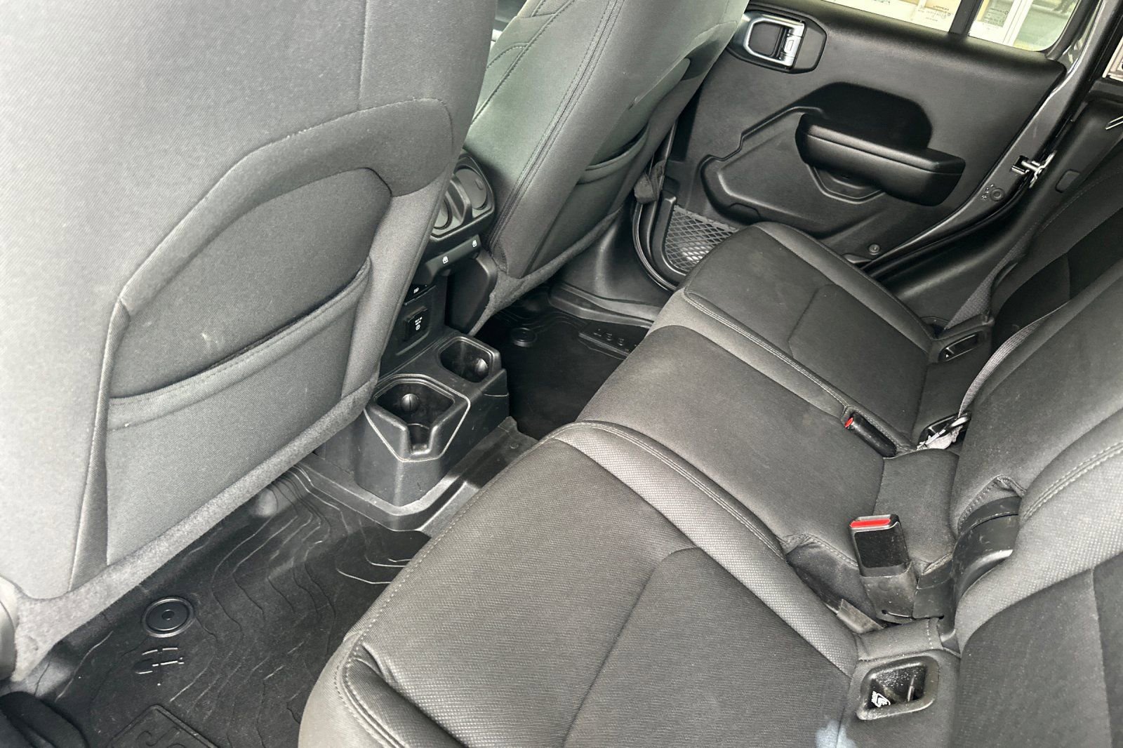 Used 2021 Jeep Gladiator Willys image 11