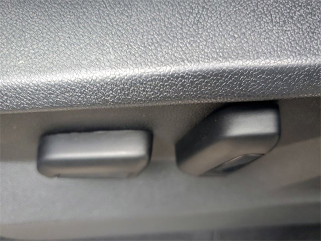 Certified 2025 Volkswagen Atlas Cross Sport SE image 19