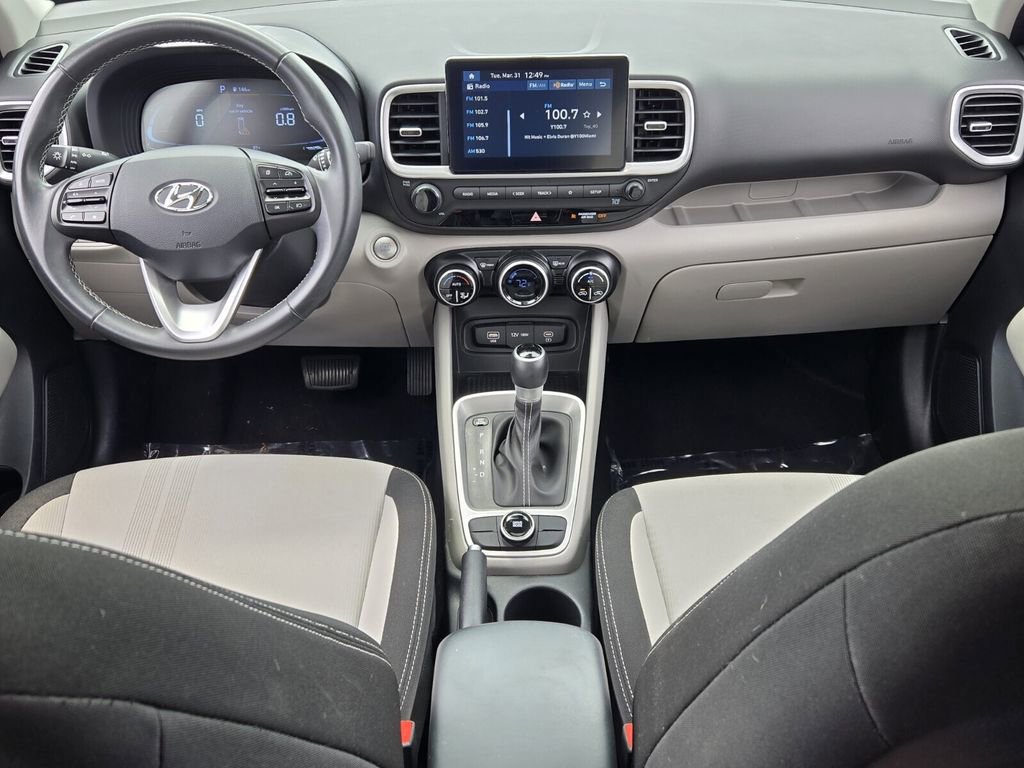 Certified 2024 Hyundai Venue SEL FWD image 12