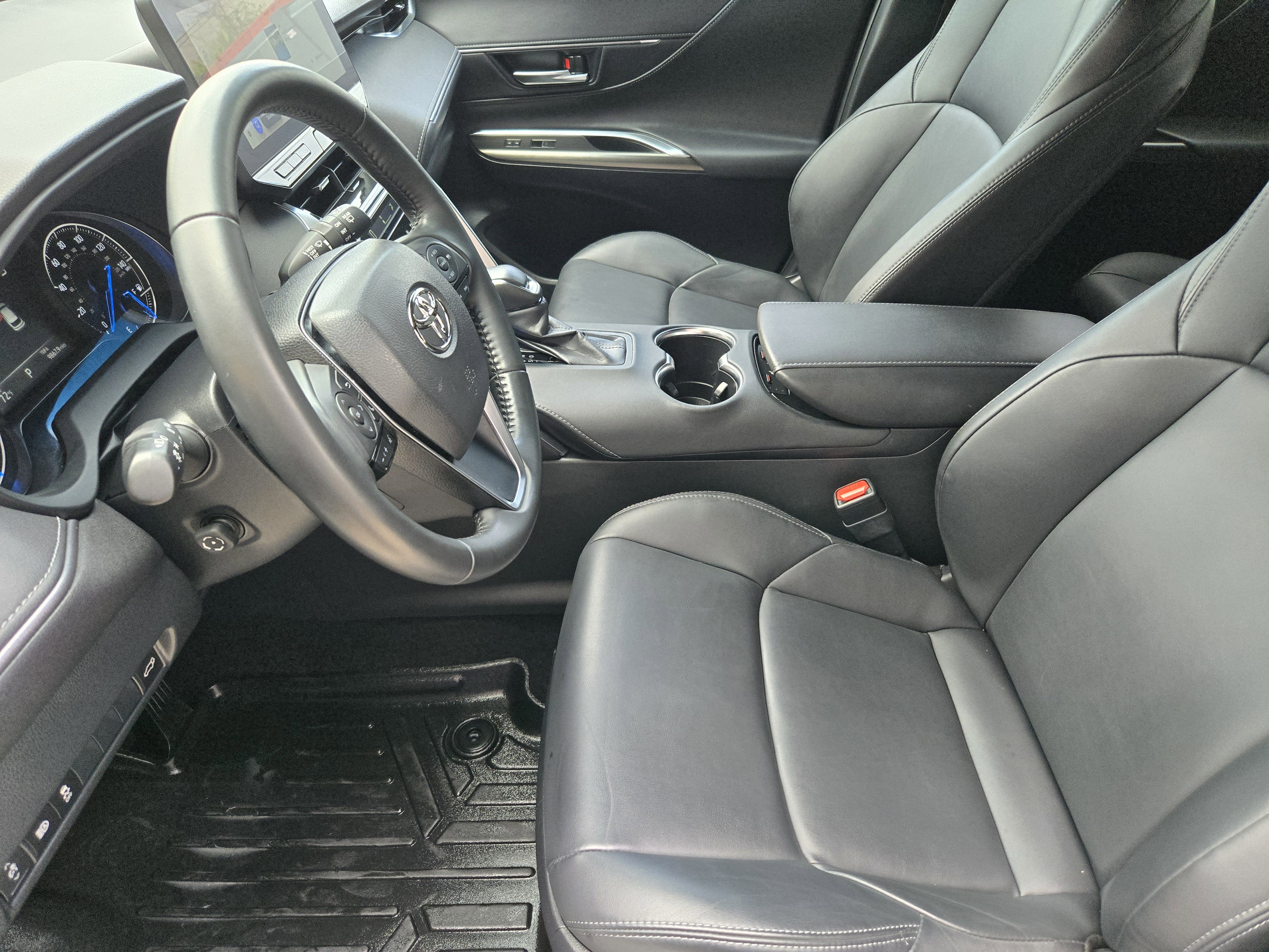 Used 2024 Toyota Venza XLE AWD/4WD image 9