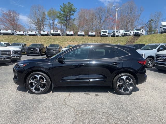 Certified 2023 Ford Escape ST-Line Elite w/ Premium Technology Package AWD/4WD image 5