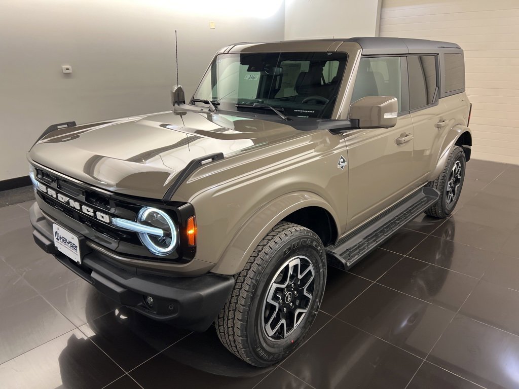 New 2025 Ford Bronco Outer Banks image 3