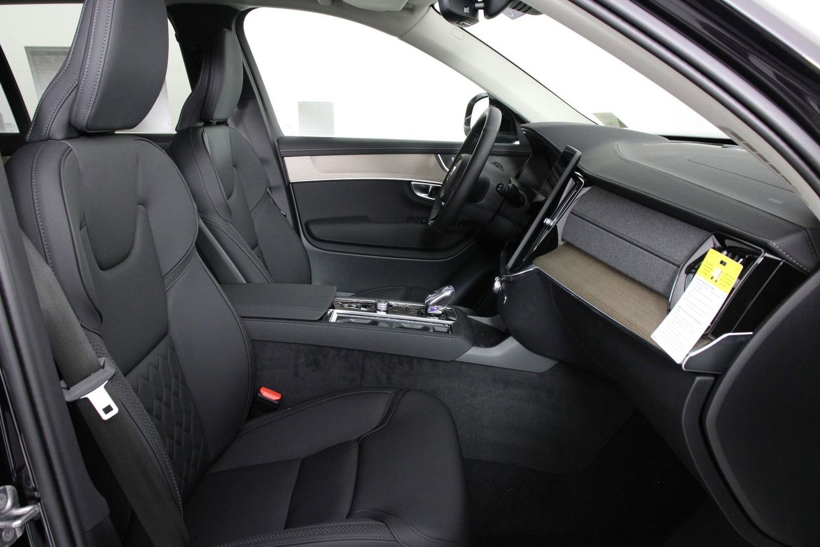 New 2026 Volvo XC90 B5 Core AWD/4WD image 10