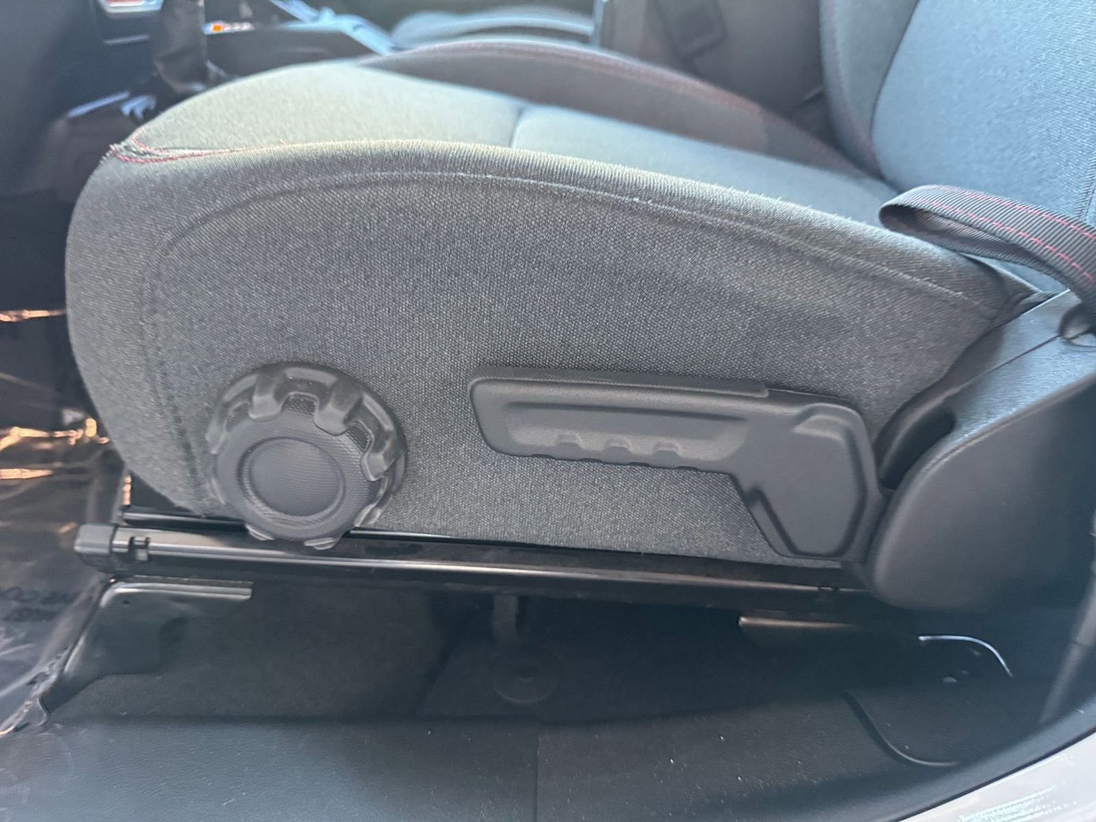 Used 2025 Jeep Wrangler Unlimited Rubicon image 23