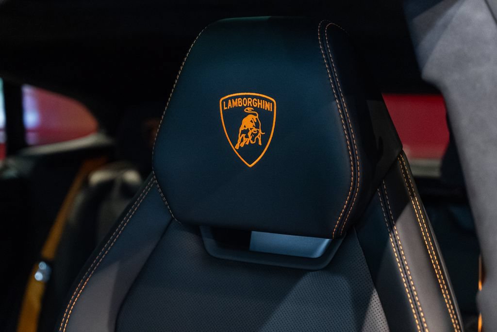 Used 2024 Lamborghini Urus S AWD/4WD image 6