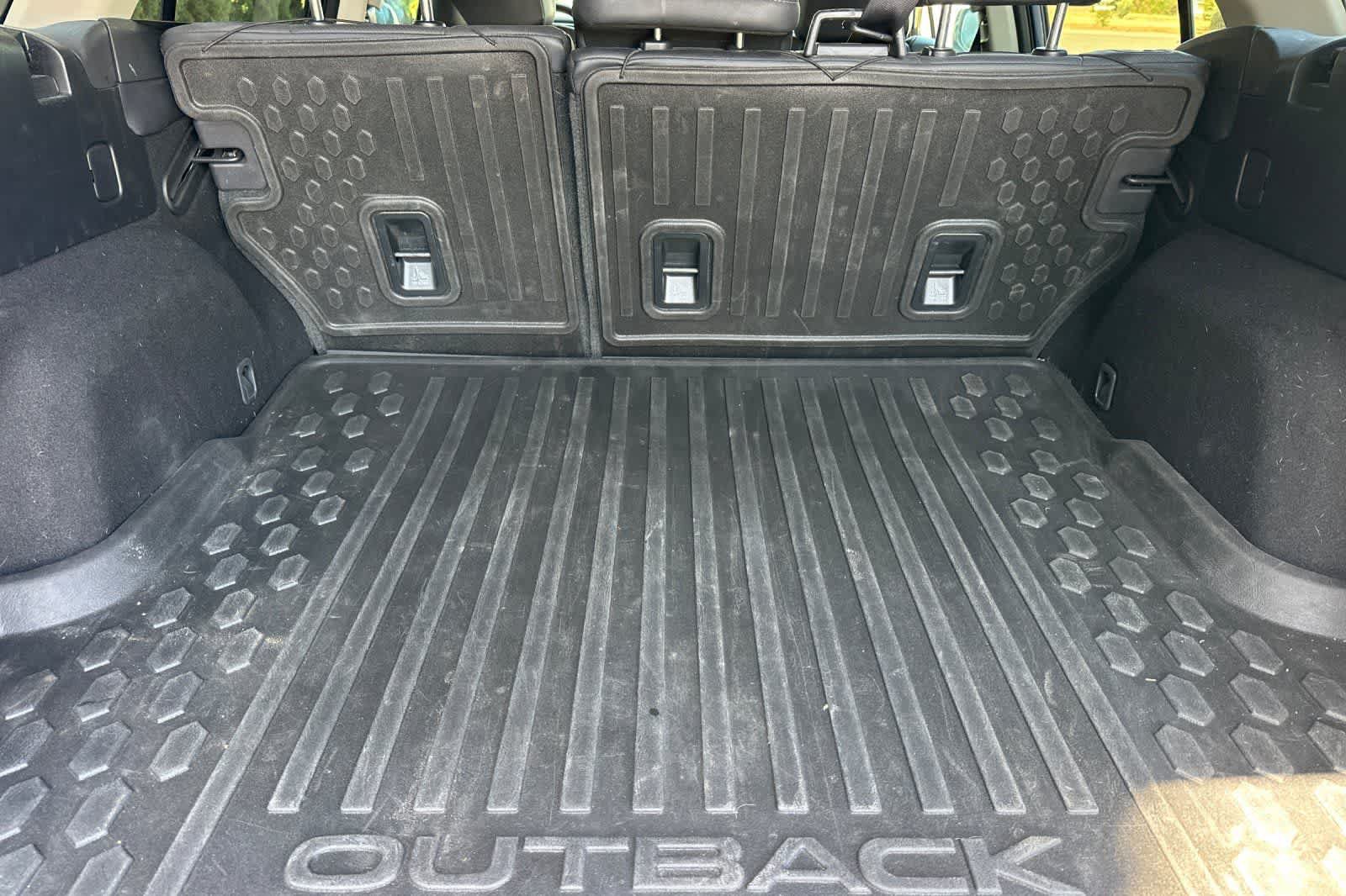 Used 2022 Subaru Outback Limited AWD/4WD image 17