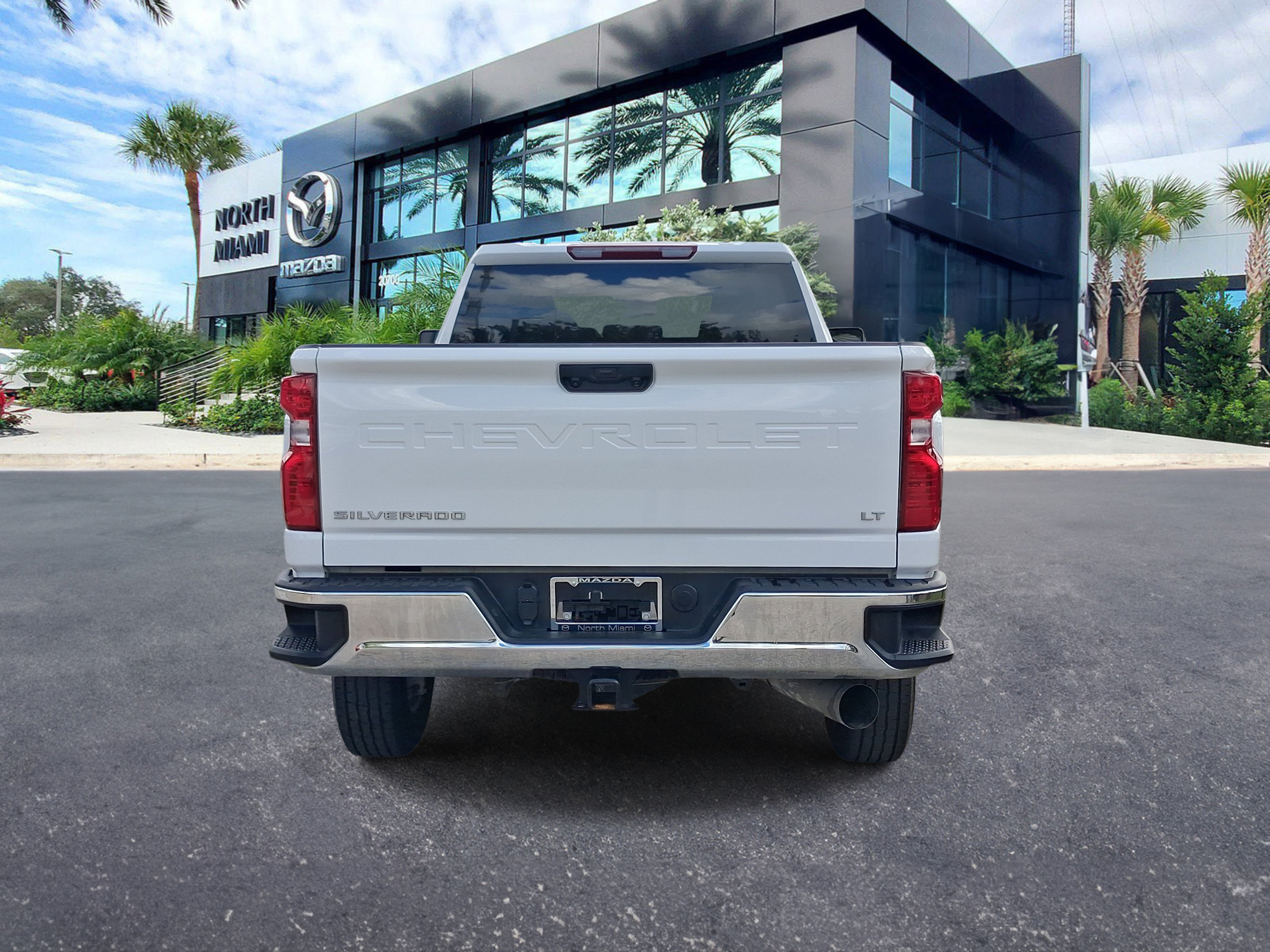 Used 2025 Chevrolet Silverado 2500 LT w/ Convenience Package AWD/4WD image 4