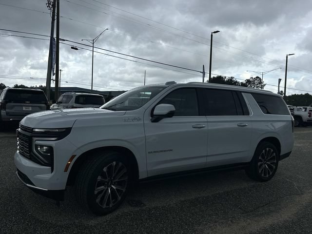 Certified 2026 Chevrolet Suburban High Country AWD/4WD image 17