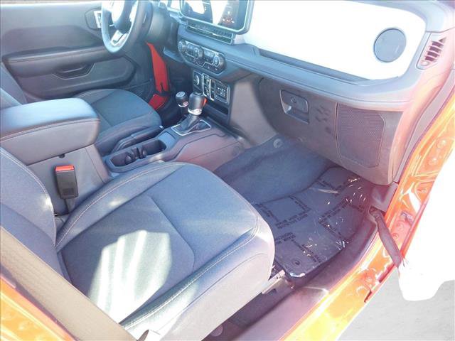 Used 2025 Jeep Wrangler Sahara image 21