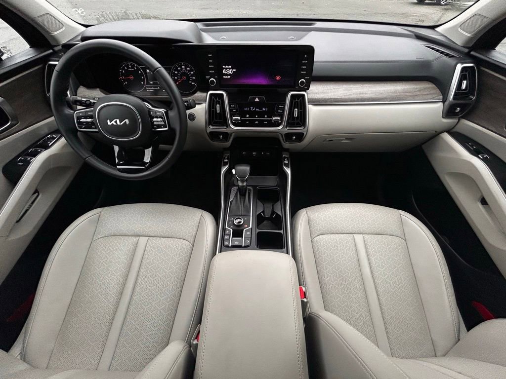 Used 2023 Kia Sorento X-Line EX image 12