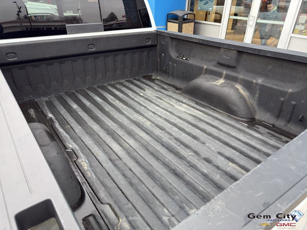 Used 2017 Chevrolet Silverado 1500 LT w/ All Star Edition AWD/4WD image 8