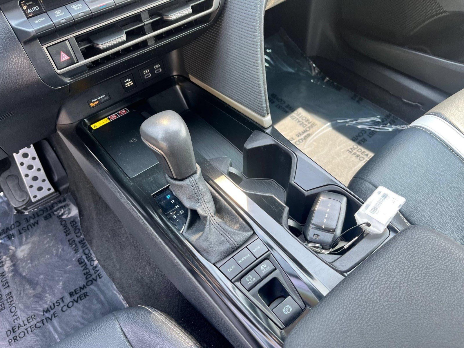 Used 2025 Toyota Camry SE FWD image 23