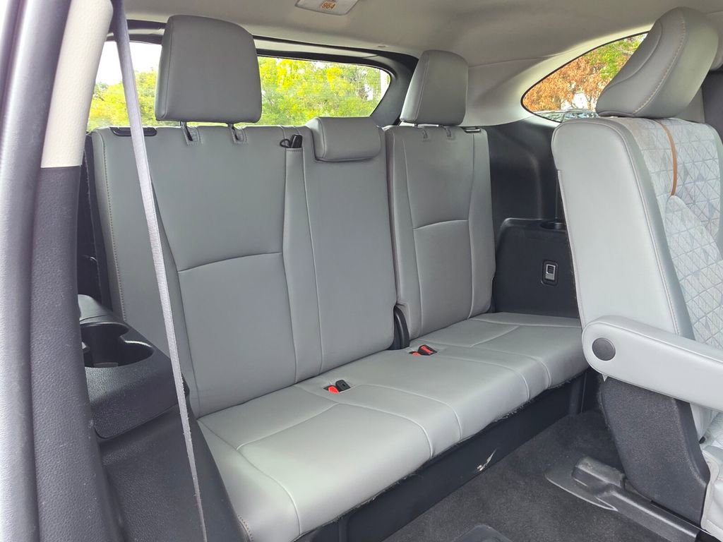 Used 2023 Toyota Highlander Bronze Edition image 15