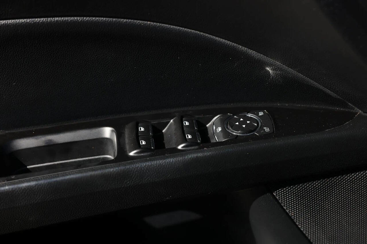 Used 2018 Ford Fusion SE w/ Fusion SE Technology Package image 17