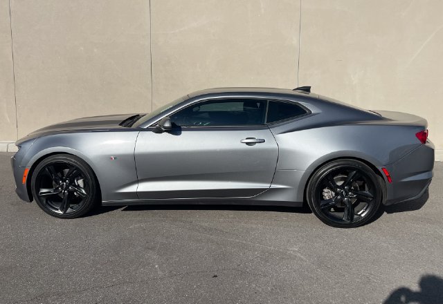 Used 2021 Chevrolet Camaro LT RWD image 4