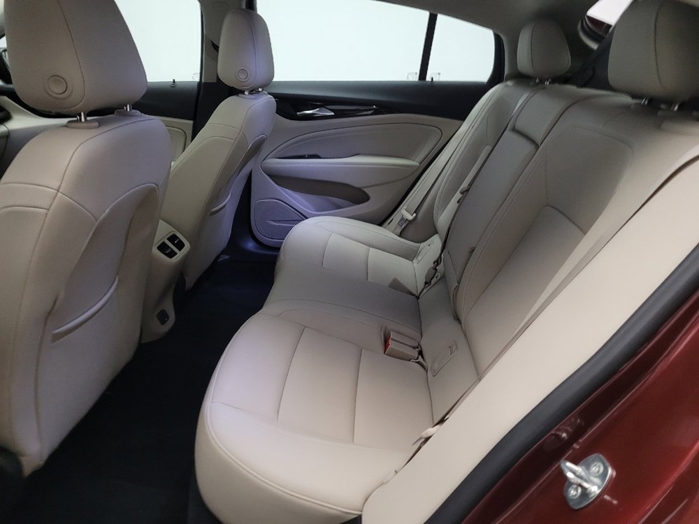 Used 2018 Buick Regal Essence w/ Driver Confidence Package #1 image 18