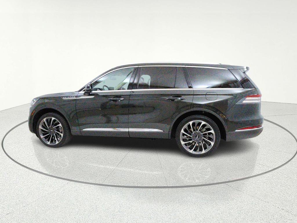 Used 2023 Lincoln Aviator Reserve w/ Equipment Group 201A image 5