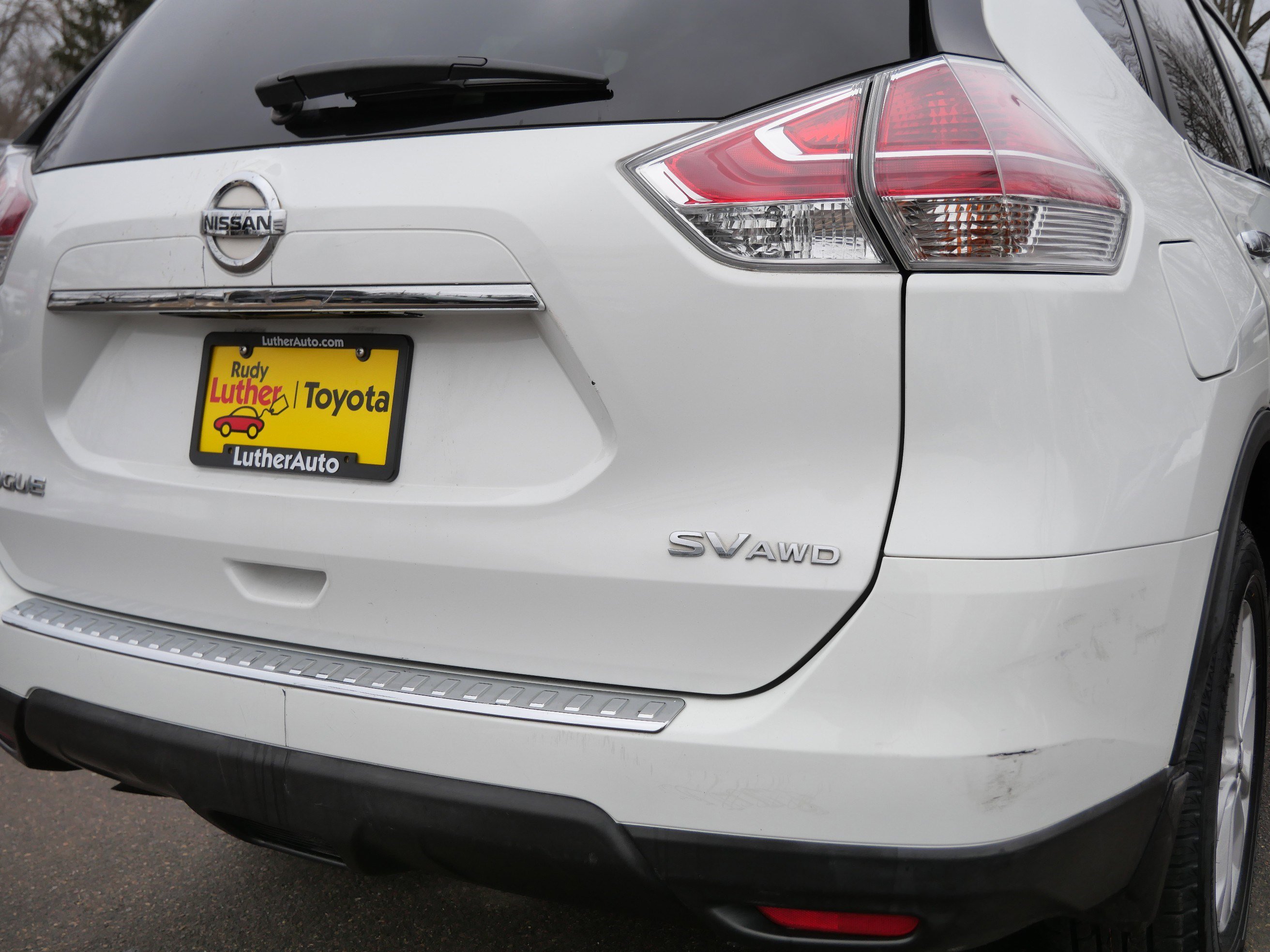 Used 2016 Nissan Rogue SV image 17