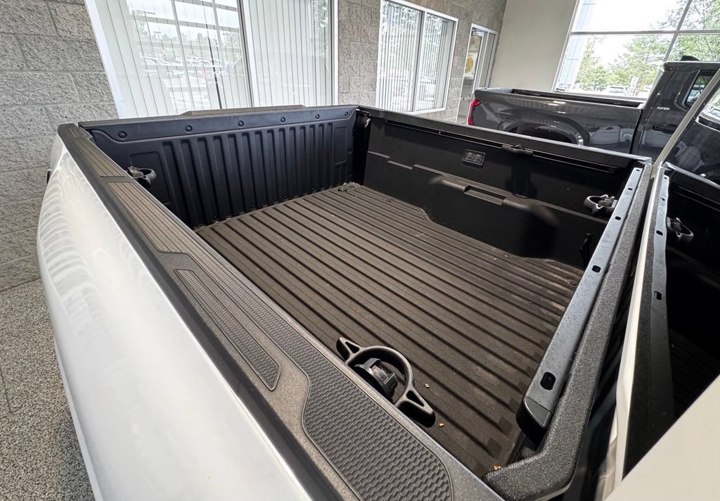 Certified 2025 Toyota Tacoma SR5 AWD/4WD image 59