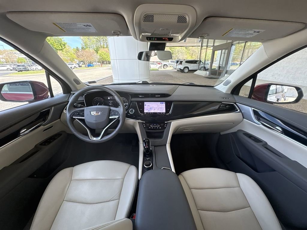 Certified 2025 Cadillac XT6 Premium Luxury AWD/4WD image 21