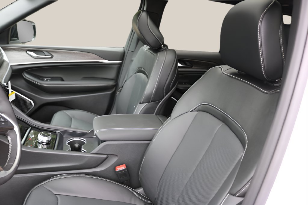 New 2027 Jeep Grand Cherokee Limited AWD/4WD image 12