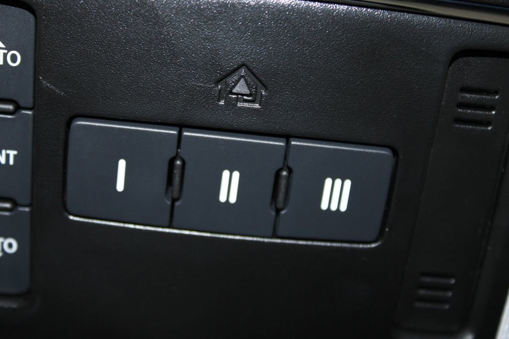 Used 2021 Jeep Grand Cherokee Limited image 39