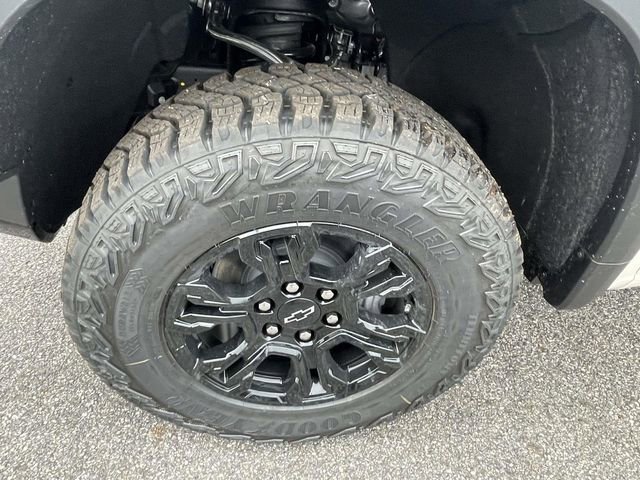 New 2026 Chevrolet Silverado 1500 ZR2 w/ Dark Appearance Package image 9