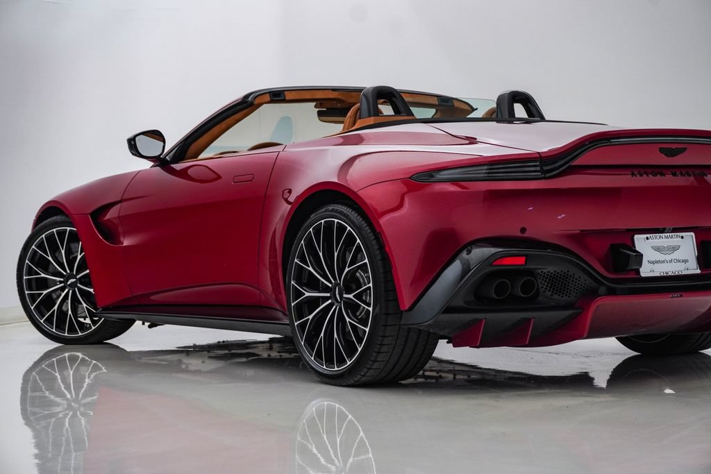 Used 2023 Aston Martin V8 Vantage Roadster RWD image 11