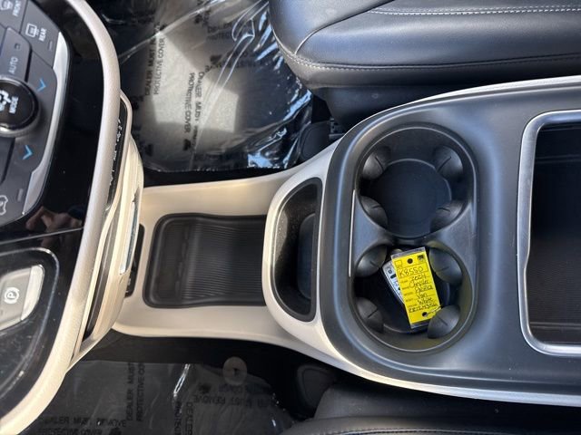 Used 2024 Chrysler Pacifica Touring-L image 25