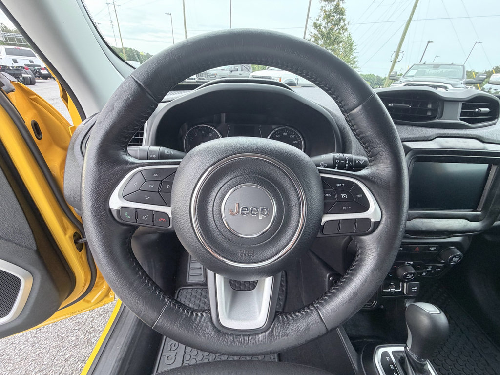 Used 2018 Jeep Renegade Latitude w/ Cold Weather Group FWD image 13