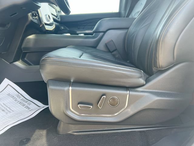 Used 2023 Ford Expedition Max Platinum AWD/4WD image 16