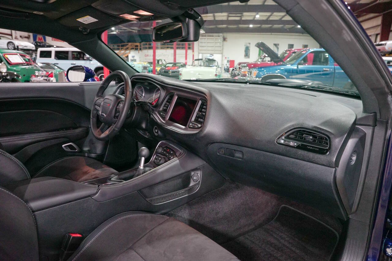 Used 2017 Dodge Challenger R/T Scat Pack RWD image 36